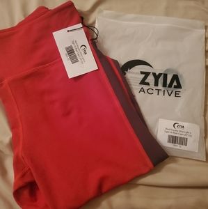 Zyia leggings